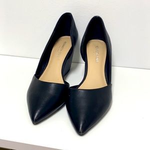 Kenneth Cole black wedge pump